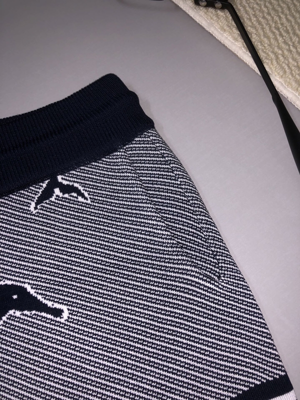 ブランドハーフパンツ側面デザイン